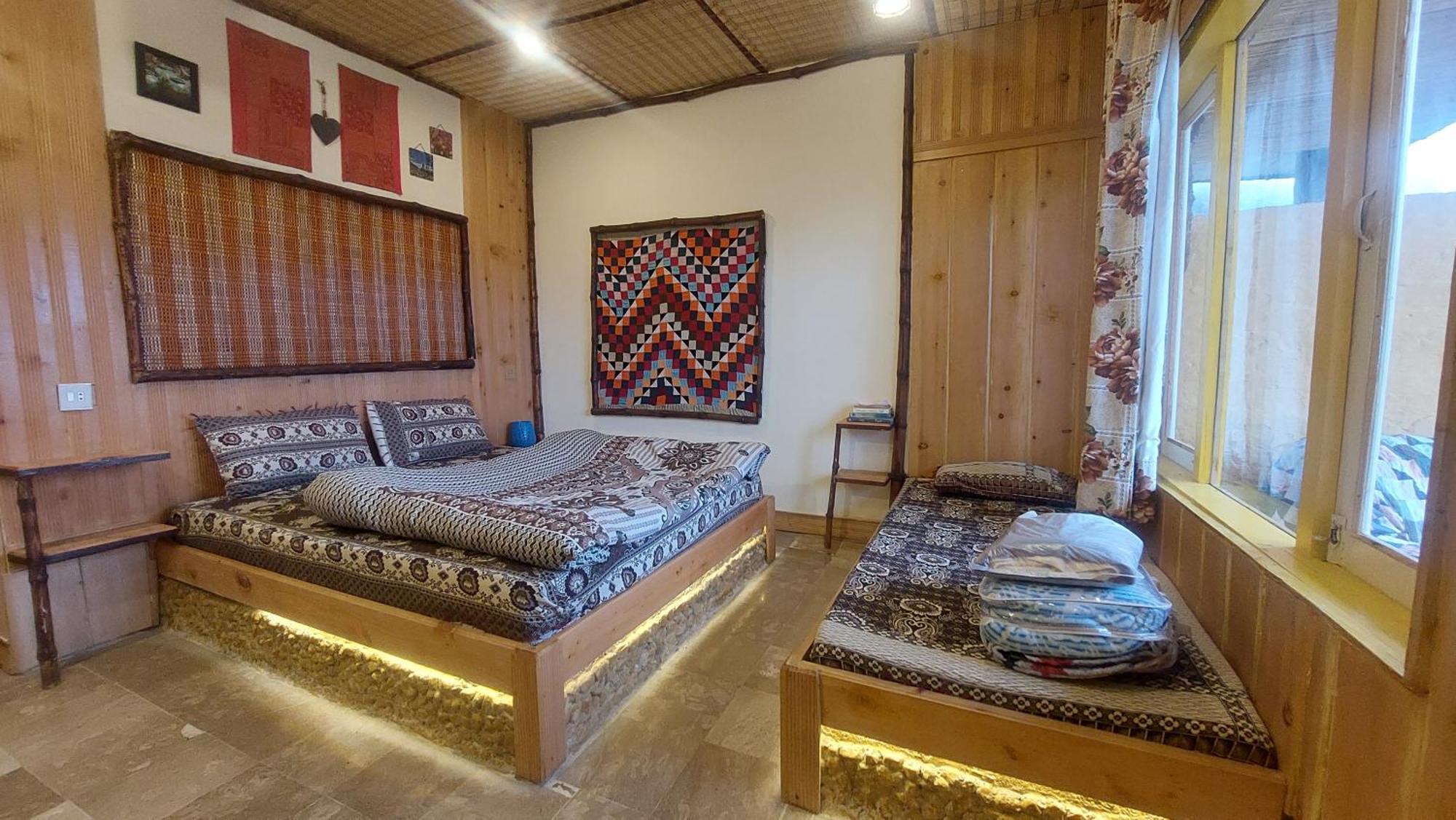 Khana Badosh Resort Kalam Ngoại thất bức ảnh