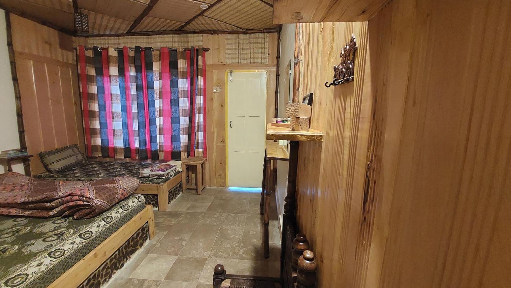 Khana Badosh Resort Kalam Ngoại thất bức ảnh