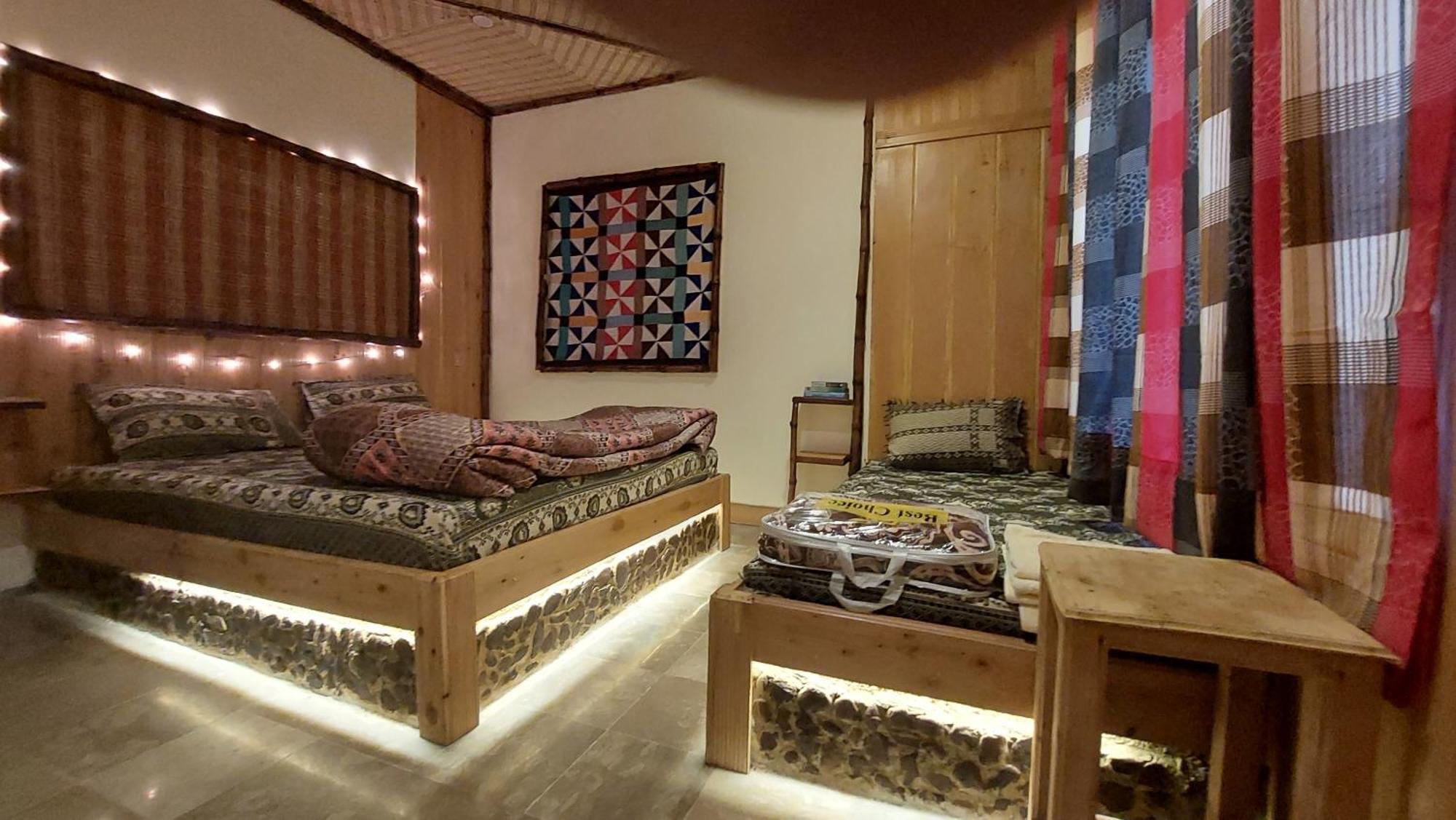 Khana Badosh Resort Kalam Ngoại thất bức ảnh