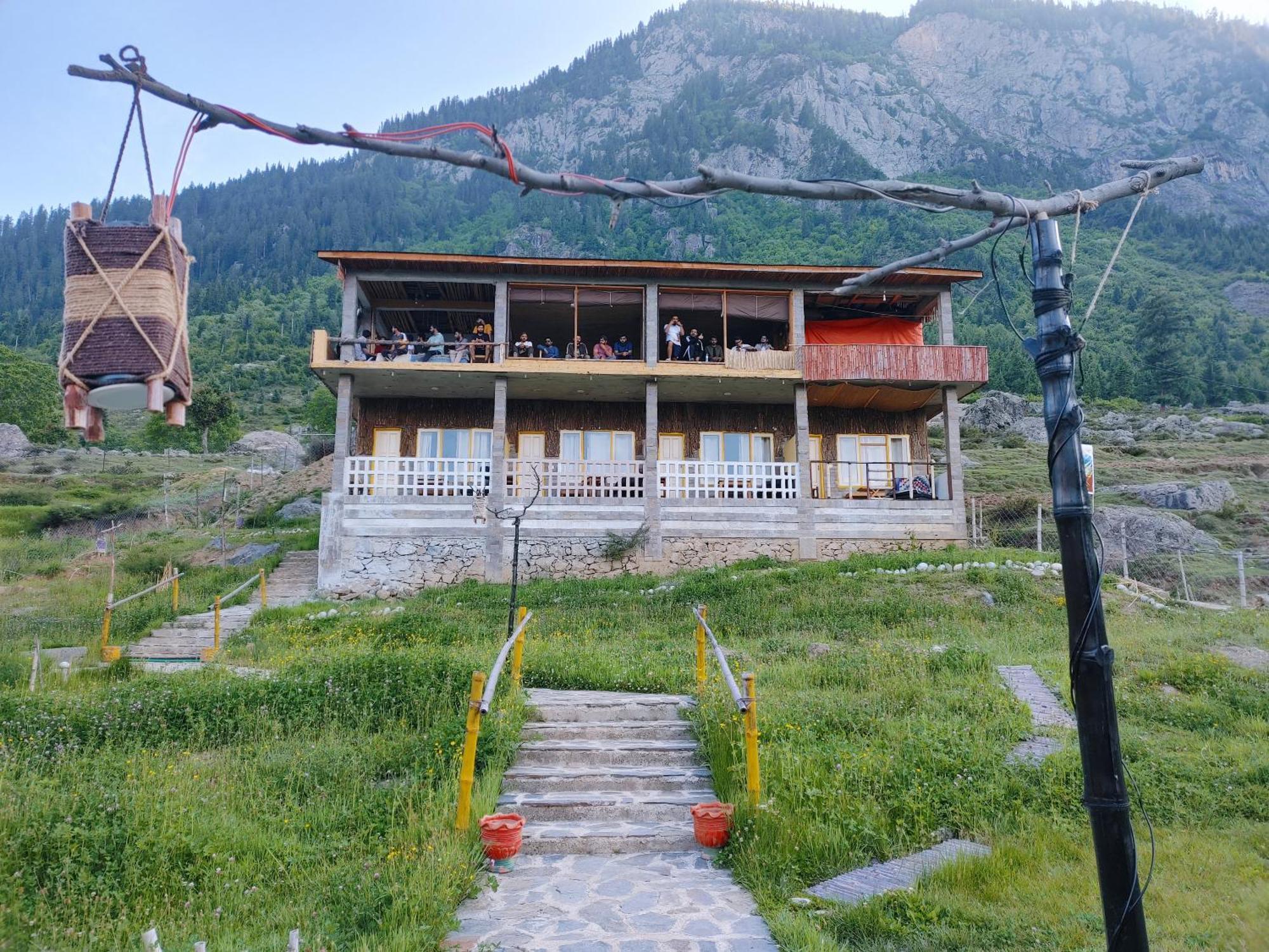 Khana Badosh Resort Kalam Ngoại thất bức ảnh